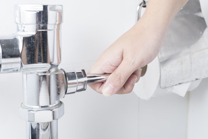 Se laver les mains dans les toilettes publiques: efficace ou non?