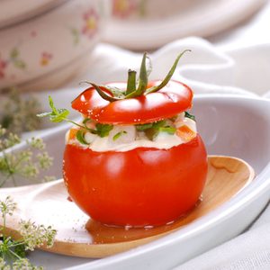 Tomates farcies aux concombres à la grecque