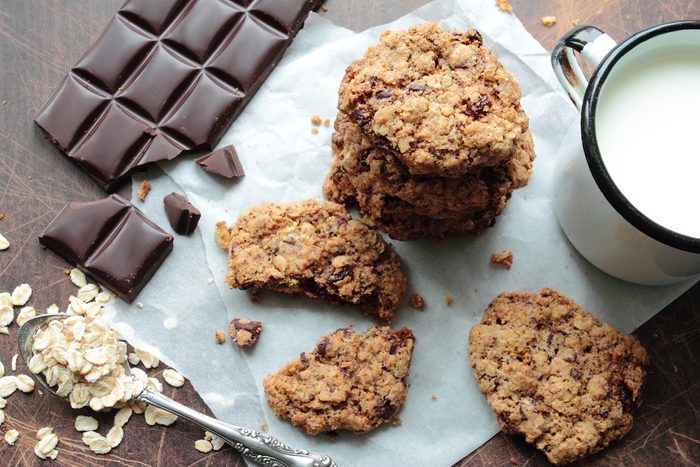 Une recette santé de biscuits à l'avoine et aux pépites de chocolat