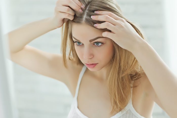 Vos cheveux peuvent cacher certains problèmes de santé.