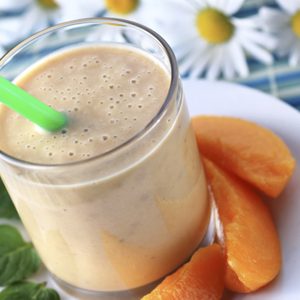 Smoothie gingembre-pêche