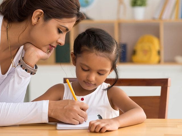 Pour faire aimer lcole  votre enfant, aidez-le  faire ses devoirs.