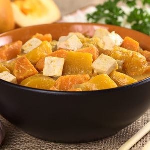 Curry de patates douces au tofu