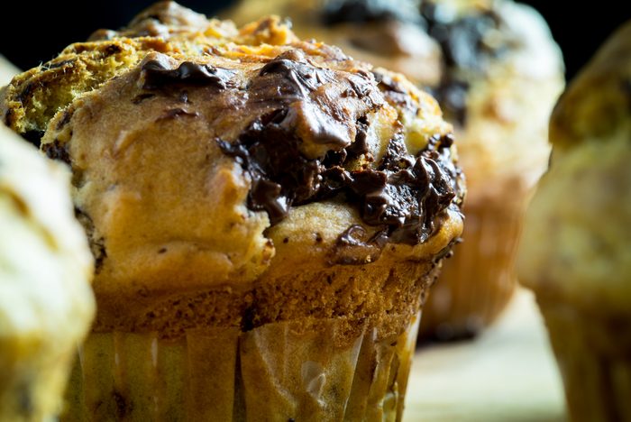 Recette santé de muffins au chocolat et amandes.