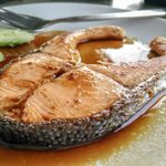 Darnes de saumon à la salsa de pêches