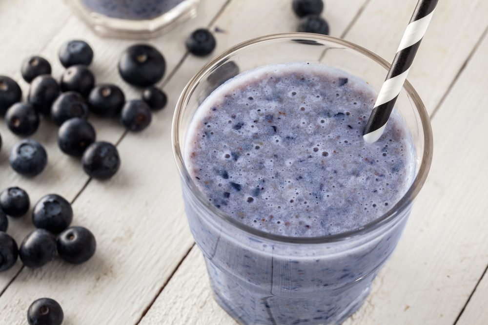 A blueberry avocado smoothie for weight loss