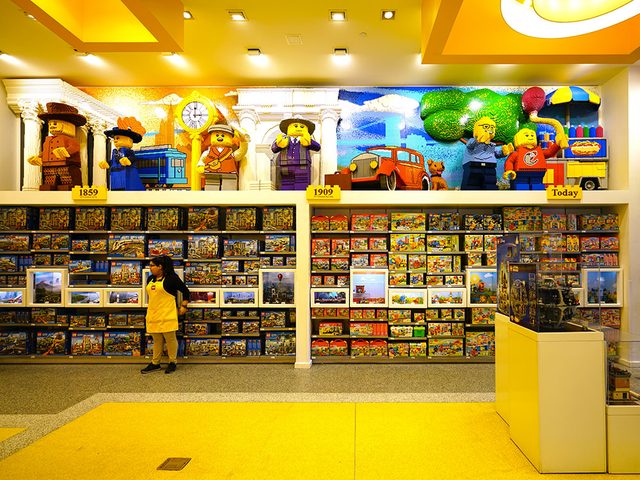 Le magasin Lego au Rockefeller Center est l'une des attractions  faire  New York.