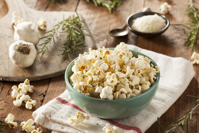 Vertu du mas souffl: le popcorn est riche en fibres.