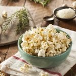 8 raisons de manger plus de popcorn