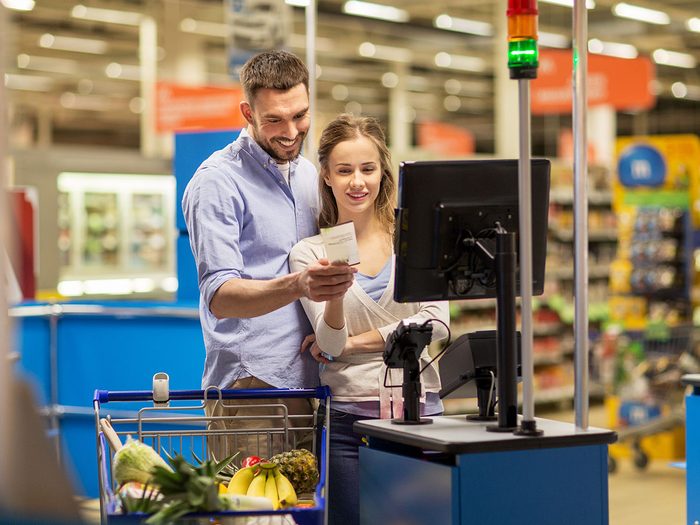 Mythe: les coupons vous feront économiser de l'argent à l'épicerie.