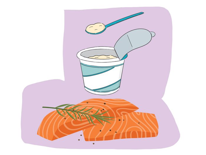 Saumon et yaourt font partie des combinaisons alimentaires efficaces.