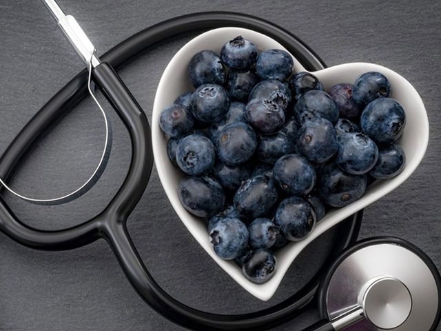 L'un des bienfaits des bleuets est de rduire les risques de maladies cardiovasculaires.
