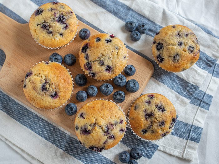 Des muffins santé aux bleuets pour une collation santé.