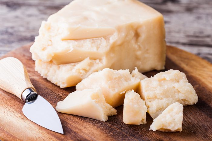 Vous ne devriez jamais racheter de fromage Parmigiano-Reggiano