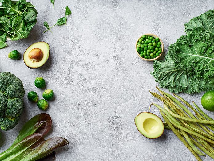 Le chou frisé (kale), le brocoli et le chou vert peuvent soulager les douleurs articulaires et musculaires.