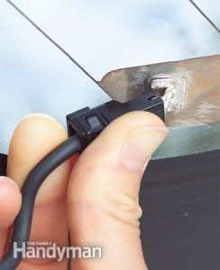Réparer le dégivreur de la lunette arrière en moins de 30 minutes grâce à  un simple kit