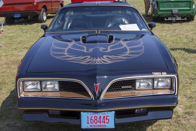 Voiture clbre : le Pontiac Firebird Esprit 1977 de 200 dollars plus les frais.