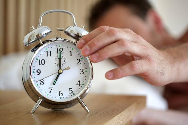 2. Rglez votre rveille-matin 15 minutes avant de vous lever.