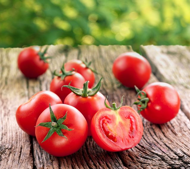 La tomate diminuerait de 10  20% le risque de certains types de cancer