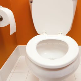 2. Nettoyer les toilettes