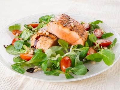 4. Comptez sur les protéines pour une salade minceur soutenante