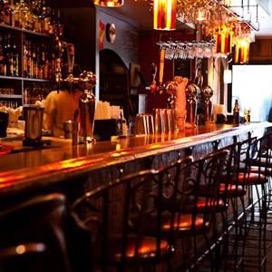 Le Baracca est un bar incontournable à Montréal en raison de son ambiance chaleureuse
