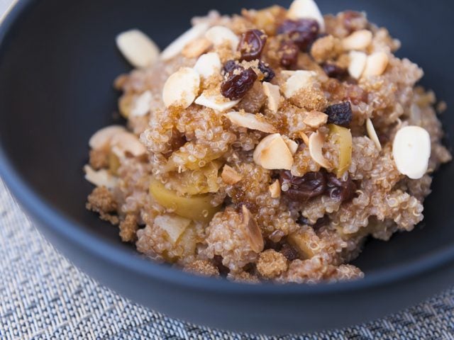 Une recette pour cuisiner le quinoa en crales pour djeuner.