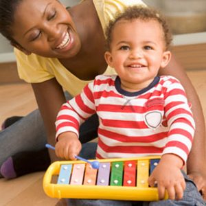 Le cerveau des bébés se développe énormément lorsque les enfants jouent de la musique