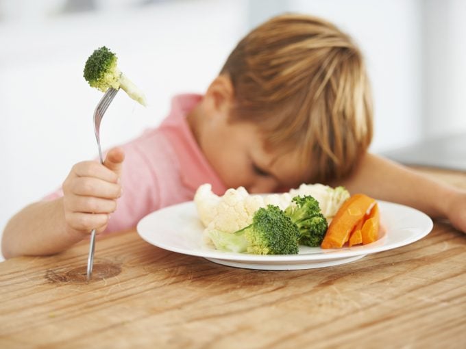 Votre enfant refuse de manger des légumes: quoi faire?