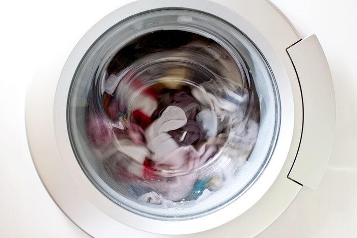 Le sel d'epsom est utile pour enlever l'excédent de détergent de la machine à laver.