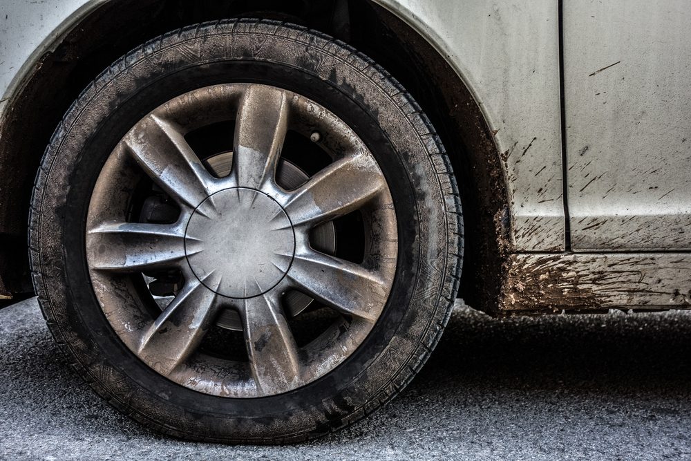 Comment gonfler un pneu de voiture en 6 étapes ?