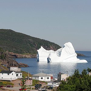 L'observation d'icebergs à Terre-Neuve-et-Labrador: une activité touristique à ne pas manquer