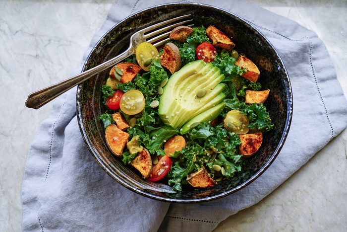 Choisir le kale: une excellente façon de se nourrir d'un légume vert 