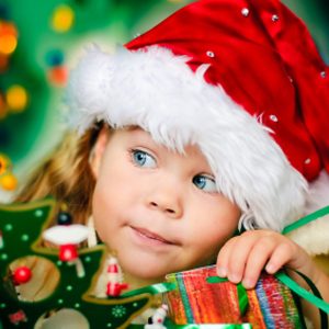 Confiez la déco de Noël à vos enfants