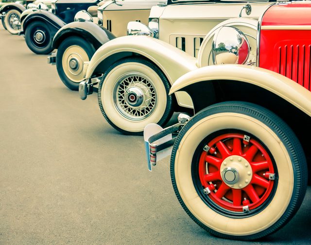Organiser un dfil de voitures de collections : contactez les clubs automobiles locaux