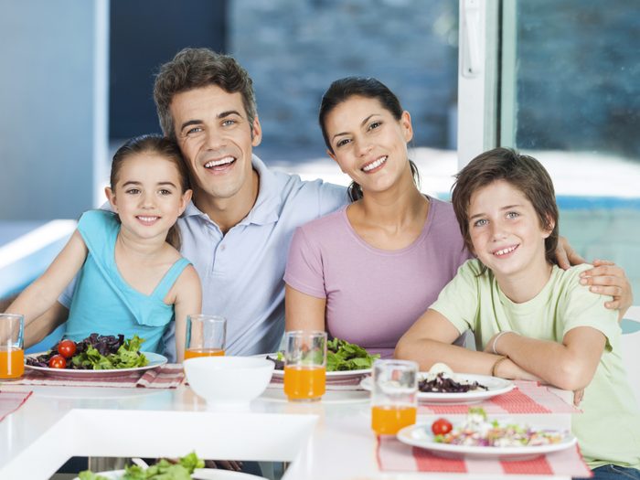 6. Prenez les repas en famille