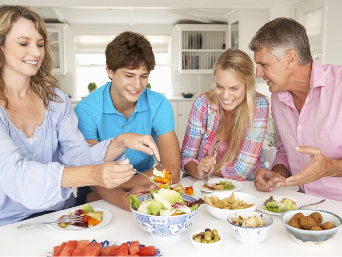 1. Organisez des repas de famille
