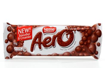 Une barre de chocolat Aero de Nestlé