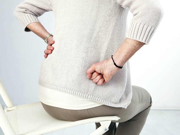 Vérifiez si vos douleurs aux hanches nécessitent de voir un médecin.