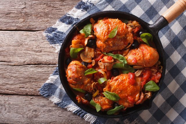 Recettes faciles et rapides: Une recette de poulet aux amandes prte en moins de 30 minutes.