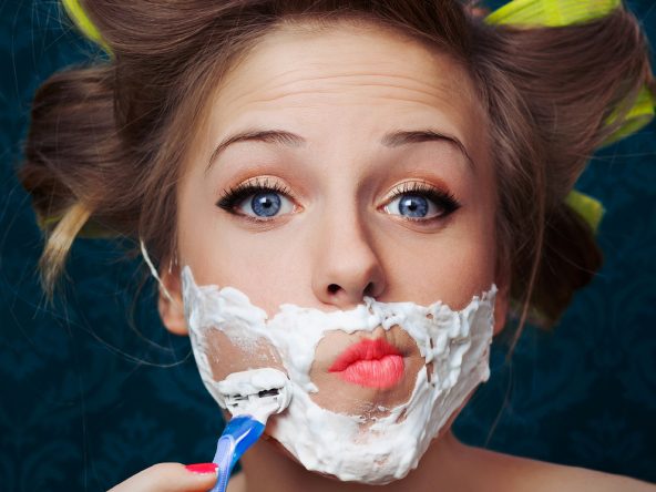 Pourquoi certaines femmes se rasent le visage