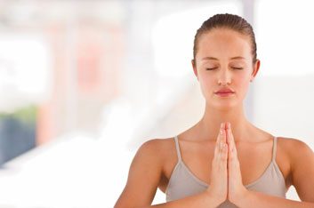 Attaquez le problème à la racine grâce au yoga