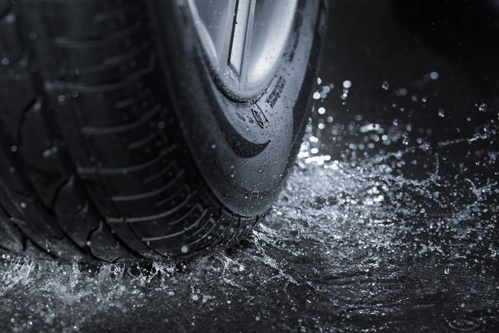 Autre désavantage: Les pneus 4 saisons ont moins d'adhérence et de traction.