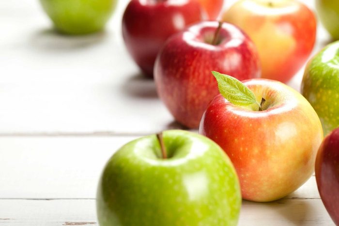 Mangez une pomme avant d'aller faire l'épicerie pour maigrir.