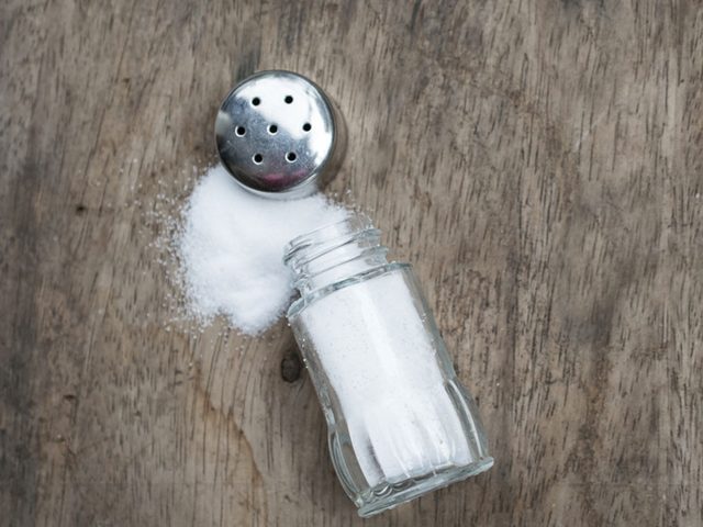Pour une peau jeune et clatante, ne consommez pas trop de sel.