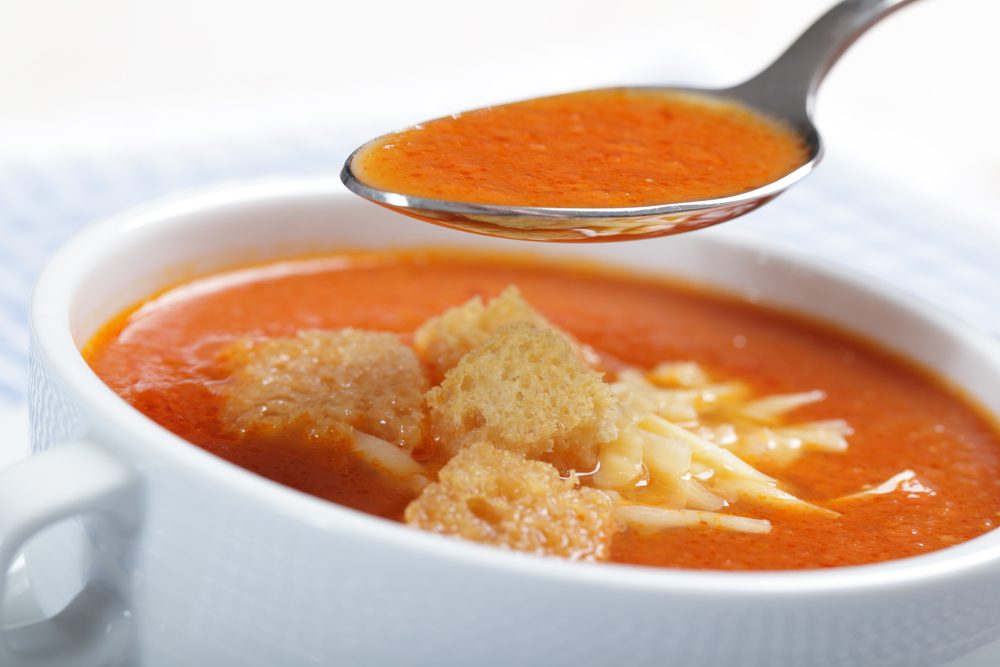Recette santé de soupe à la tomate et au fromage