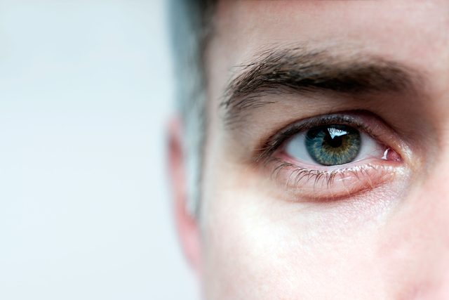Une perte partielle de la vision peut tre un symptmes d'une tumeur au cerveau.