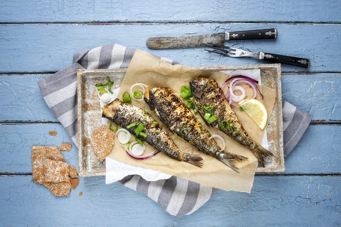 Aliments pour maigrir et favorisant la perte de poids: sardine et morue.
