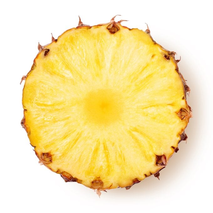 Ananas: bienfaits et vertus d'un fruit riche en vitamine C.