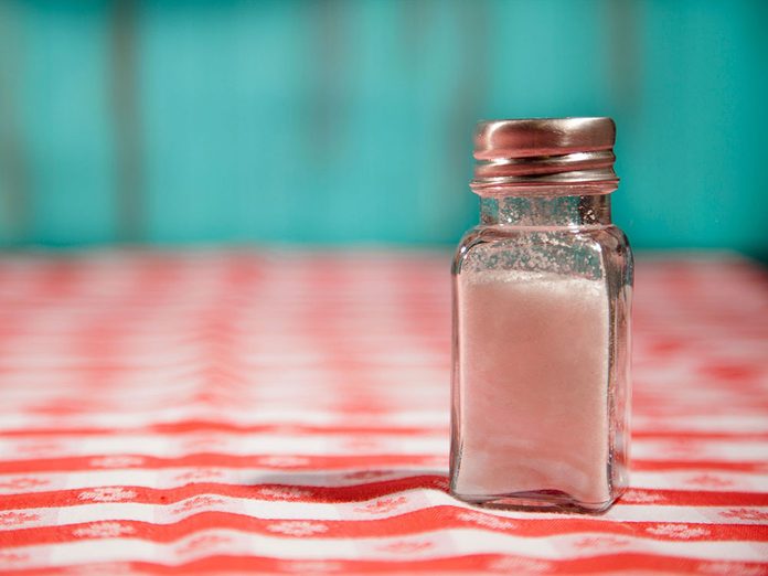 Manger trop de sel peut affecter votre santé.